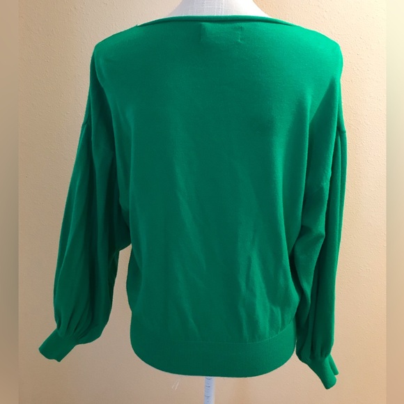 Green v neck soft knit sweater oversized style really soft comfy and warm - Picture 4 of 4
